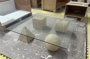 Trang trí bàn cà phê bằng đá travertine và thủy tinh cổ điển