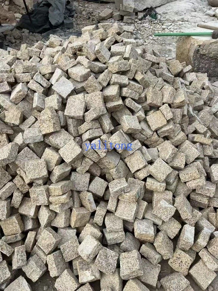 Yellow granite setts