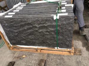 Trung Quốc Đen Pearl G684 Gạch Ngói Với Tách Thiên nhiên Bề mặt Và Flamed Hoàn thành